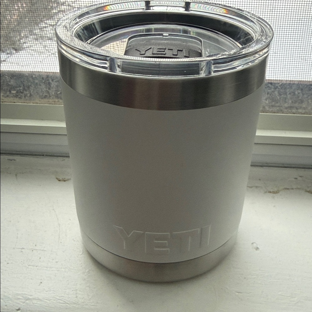 EUC Yeti White Tumbler with Mag lid